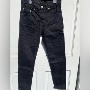 Black Levi’s 512s